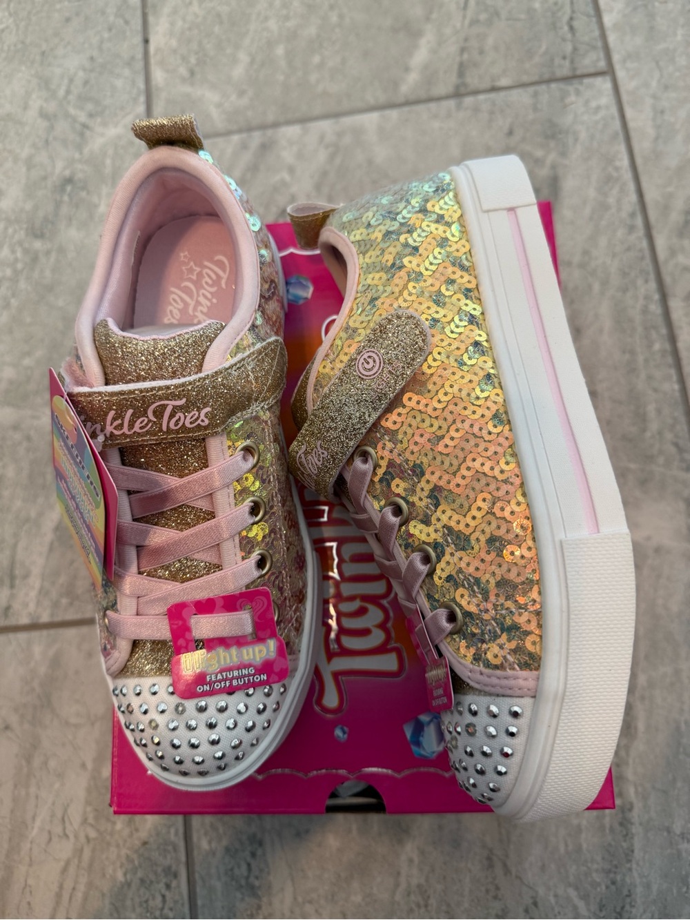 New Sz 2 Skechers Twinkle Toes Girls' Pink & Gold Sequin Light-Up Shoes